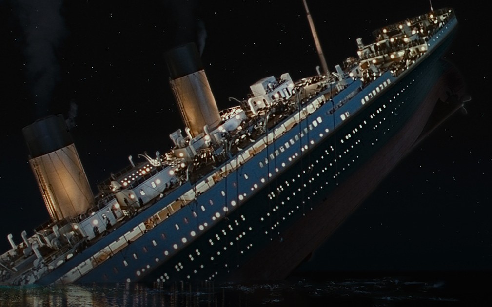 A still from the film Titanic as the ship is sinking.